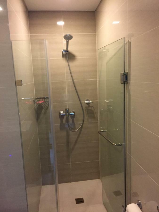 101 Newport Condo C2 Manila Bagian luar foto