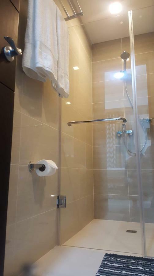 101 Newport Condo C2 Manila Bagian luar foto